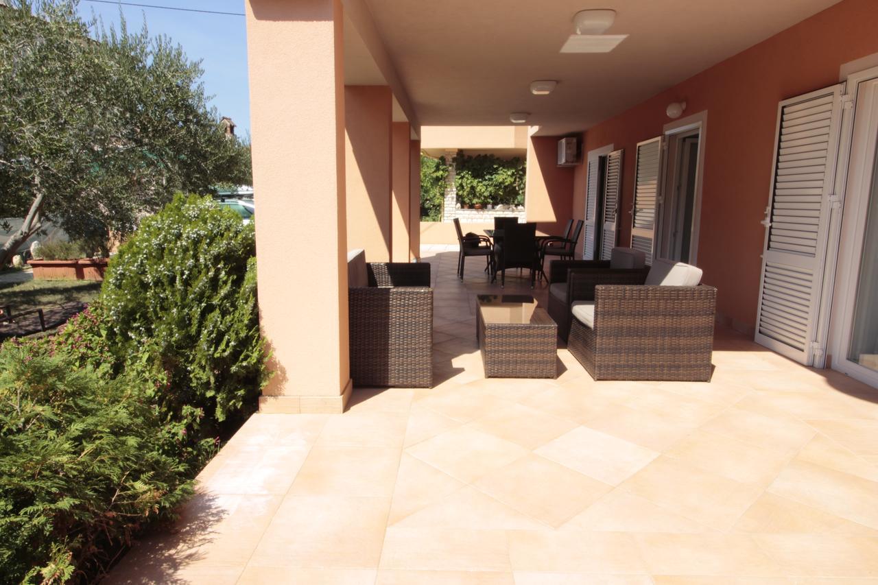 Studios & Rooms Fiesta Novalja Exterior foto